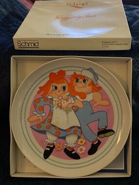 Schmid Raggedy Ann Decorative Collector Plate in Pink